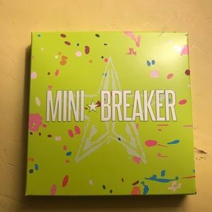 Jeffree Star Mini Breaker eyeshadow palette!
